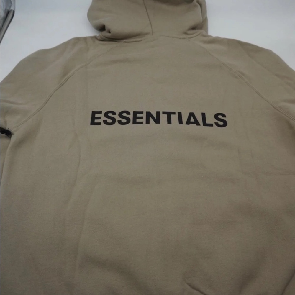 Authentic Essentias
